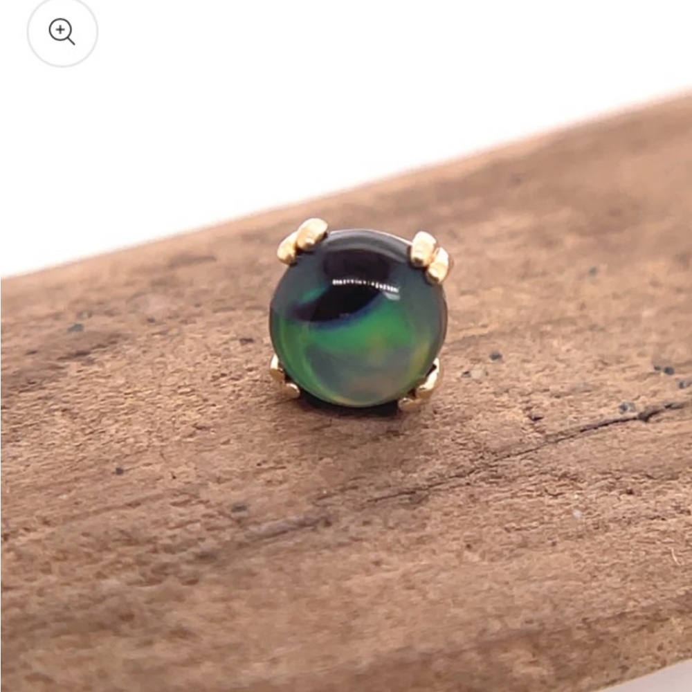 Gently used bvla cab prong threadless end w abalone in yellow gold 💚🖤✨